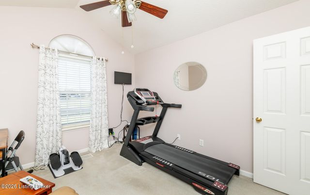 401 Bentwood Dr, Shepherdsville, KY 40165