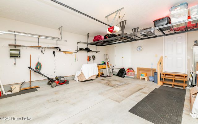 401 Bentwood Dr, Shepherdsville, KY 40165