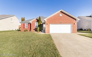 401 Bentwood Dr, Shepherdsville, KY 40165