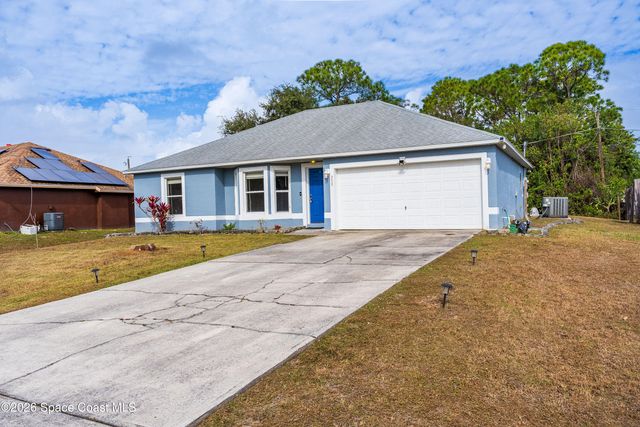 753 Starland Street SE, Palm Bay, FL 32909