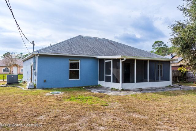 753 Starland Street SE, Palm Bay, FL 32909