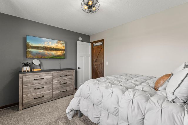 1130 18th Avenue SE, Cambridge, MN 55008