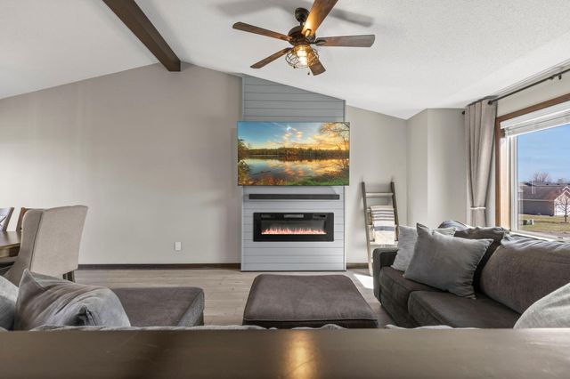 1130 18th Avenue SE, Cambridge, MN 55008