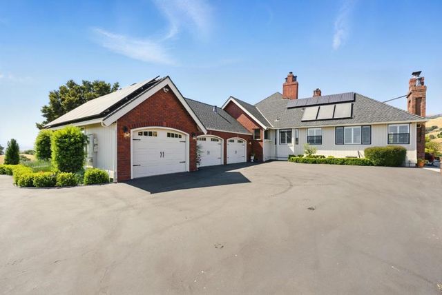 2525 Bridle Path Drive, Gilroy, CA 95020