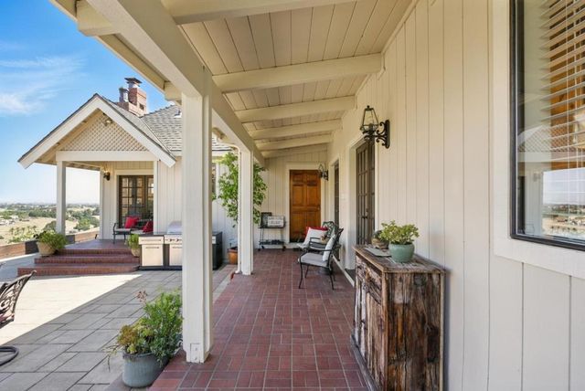 2525 Bridle Path Drive, Gilroy, CA 95020