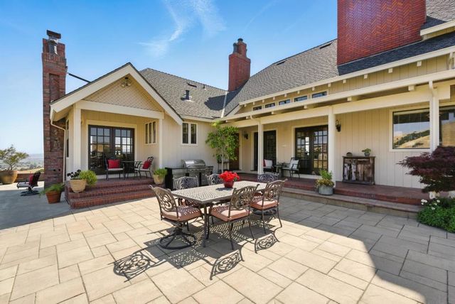 2525 Bridle Path Drive, Gilroy, CA 95020