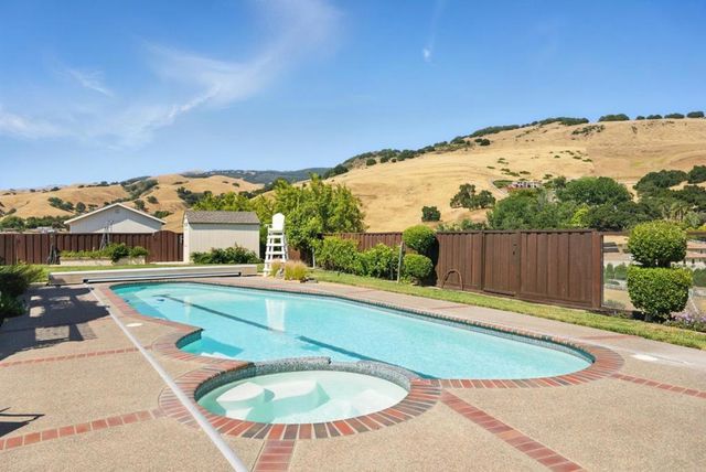 2525 Bridle Path Drive, Gilroy, CA 95020