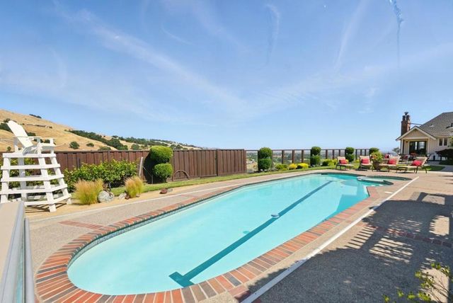 2525 Bridle Path Drive, Gilroy, CA 95020