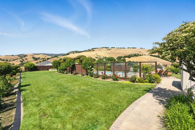 2525 Bridle Path Drive, Gilroy, CA 95020