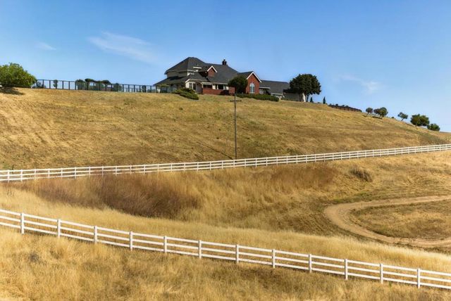 2525 Bridle Path Drive, Gilroy, CA 95020