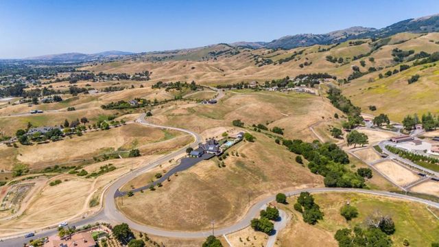 2525 Bridle Path Drive, Gilroy, CA 95020