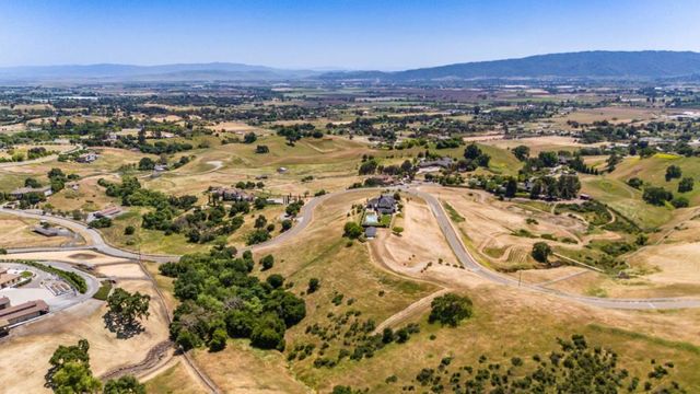 2525 Bridle Path Drive, Gilroy, CA 95020