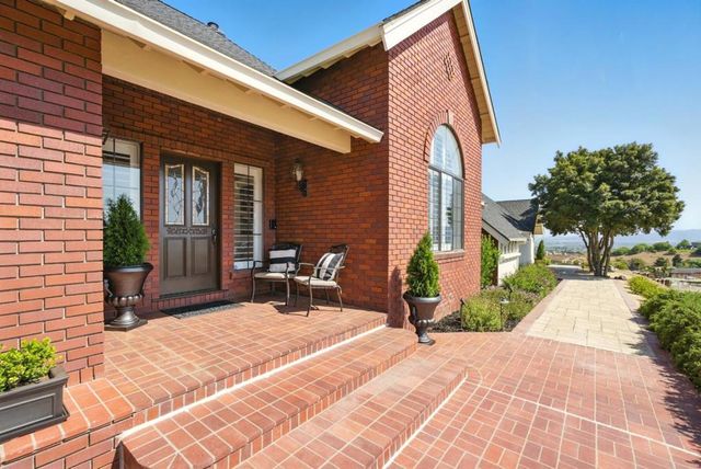 2525 Bridle Path Drive, Gilroy, CA 95020