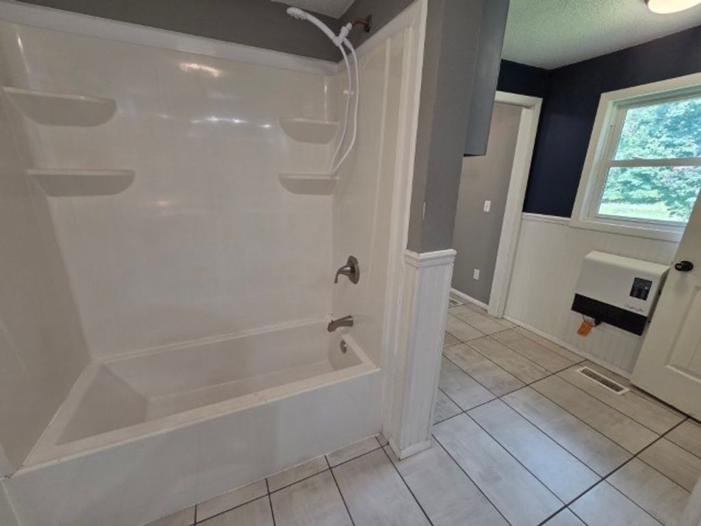 Image 29 of property listing at 15827 N Mccauley Lane, Mt Vernon, IL 62864