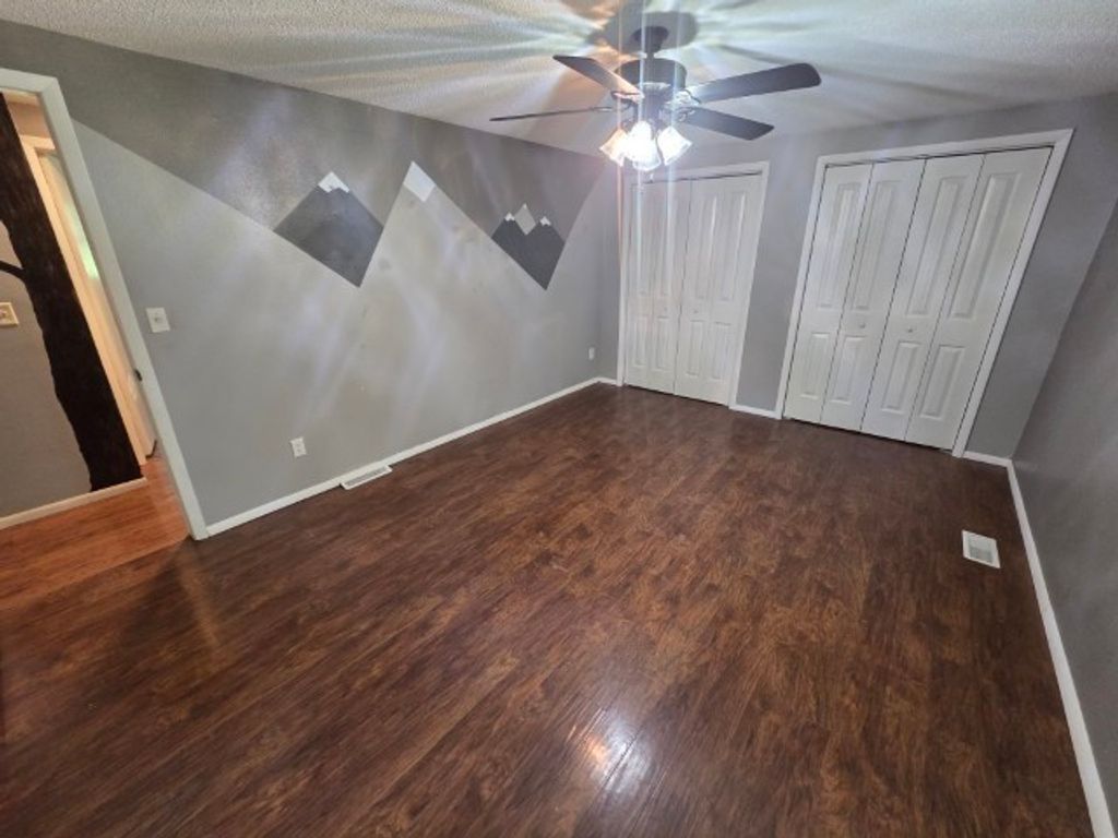Image 31 of property listing at 15827 N Mccauley Lane, Mt Vernon, IL 62864