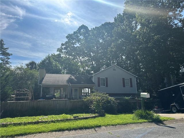 1004 Darvin NW Lane, Kennesaw, GA 30144