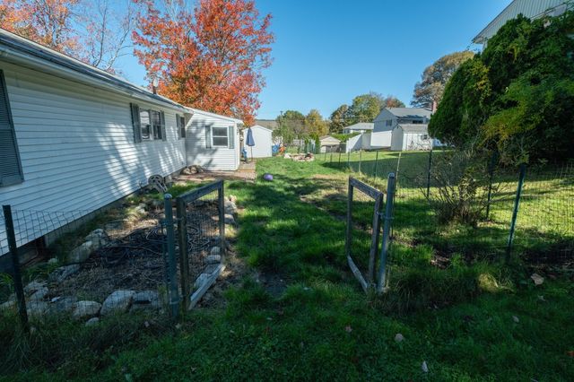 179 Reingold Ave, Fitchburg, MA 01420