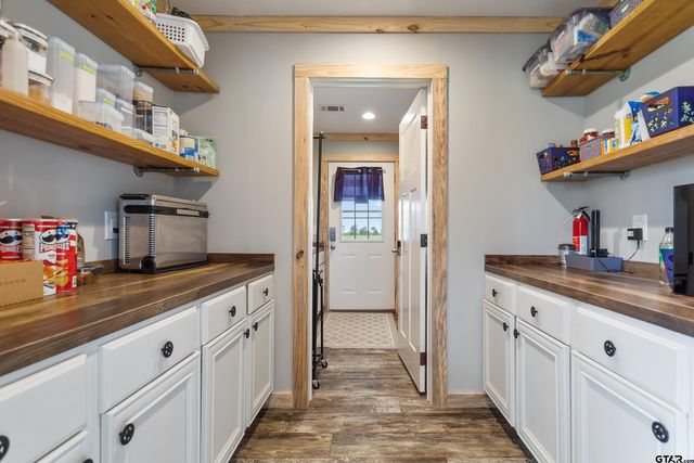 8642 & 8644 S FM 779, Alba, TX 75410