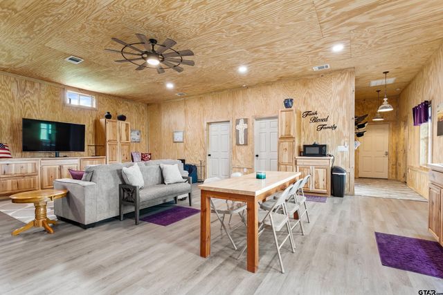 8642 & 8644 S FM 779, Alba, TX 75410