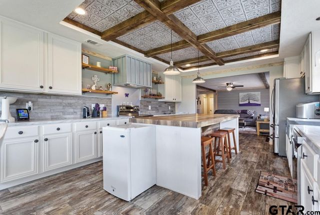 8642 & 8644 S FM 779, Alba, TX 75410