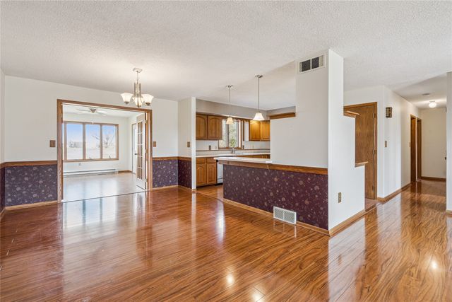 601 16th Avenue, Grinnell, IA 50112