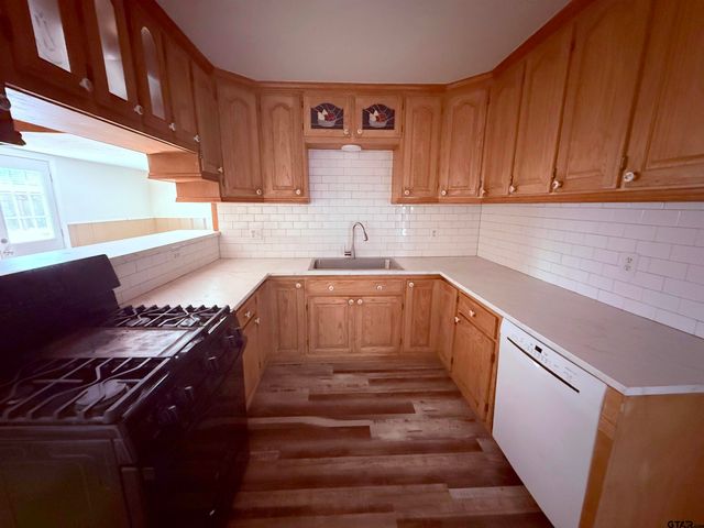 200 E Myrtle, Winnsboro, TX 75494