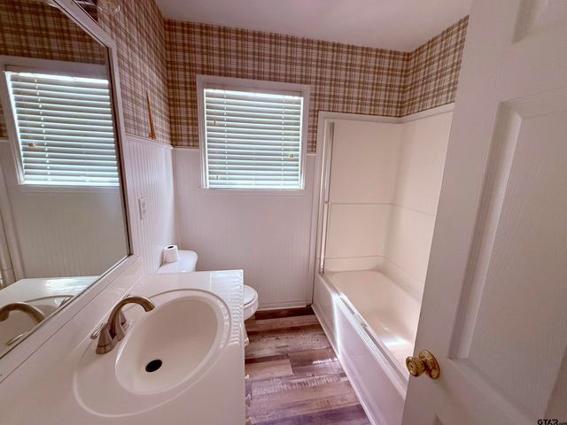 200 E Myrtle, Winnsboro, TX 75494