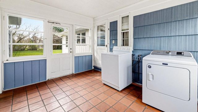 8293 N Gray Log LANE, Fox Point, WI 53217