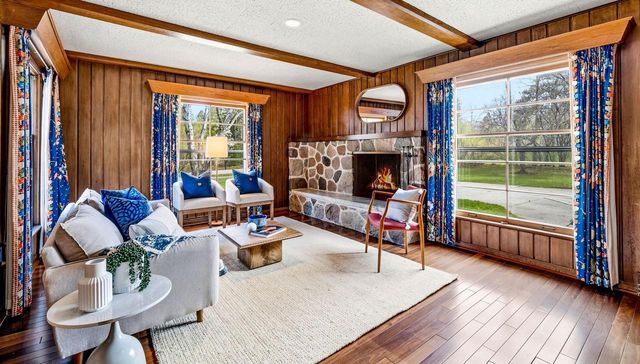 8293 N Gray Log LANE, Fox Point, WI 53217
