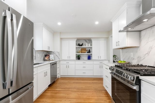 29 Cottage St 29, Newton, MA 02464