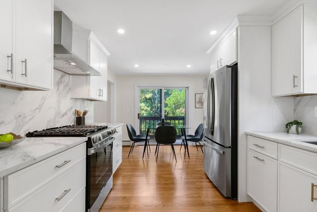 29 Cottage St 29, Newton, MA 02464