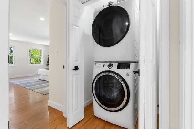 29 Cottage St 29, Newton, MA 02464