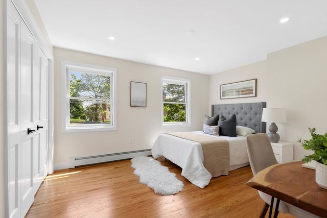 29 Cottage St 29, Newton, MA 02464