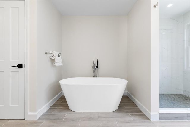 29 Cottage St 29, Newton, MA 02464