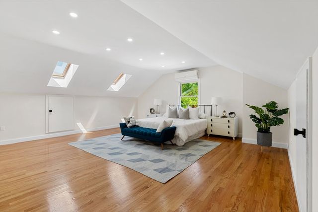 29 Cottage St 29, Newton, MA 02464