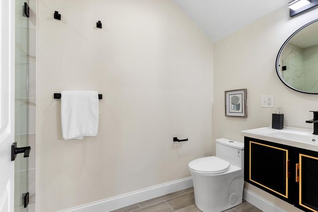 29 Cottage St 29, Newton, MA 02464