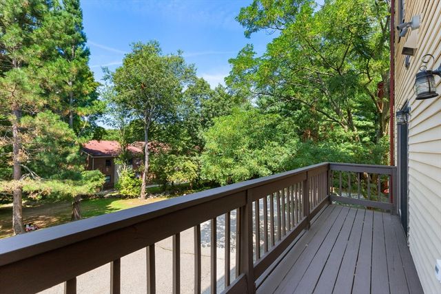 29 Cottage St 29, Newton, MA 02464