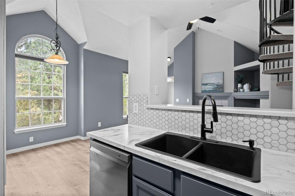 Image 17 of property listing at 8361 S Upham Way 212, Littleton, CO 80128