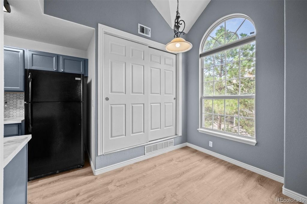 Image 20 of property listing at 8361 S Upham Way 212, Littleton, CO 80128
