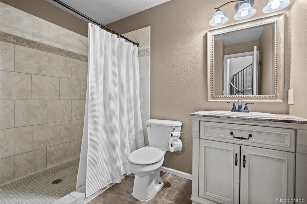 Image 23 of property listing at 8361 S Upham Way 212, Littleton, CO 80128
