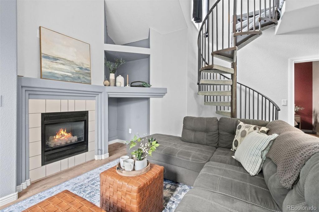 Image 6 of property listing at 8361 S Upham Way 212, Littleton, CO 80128