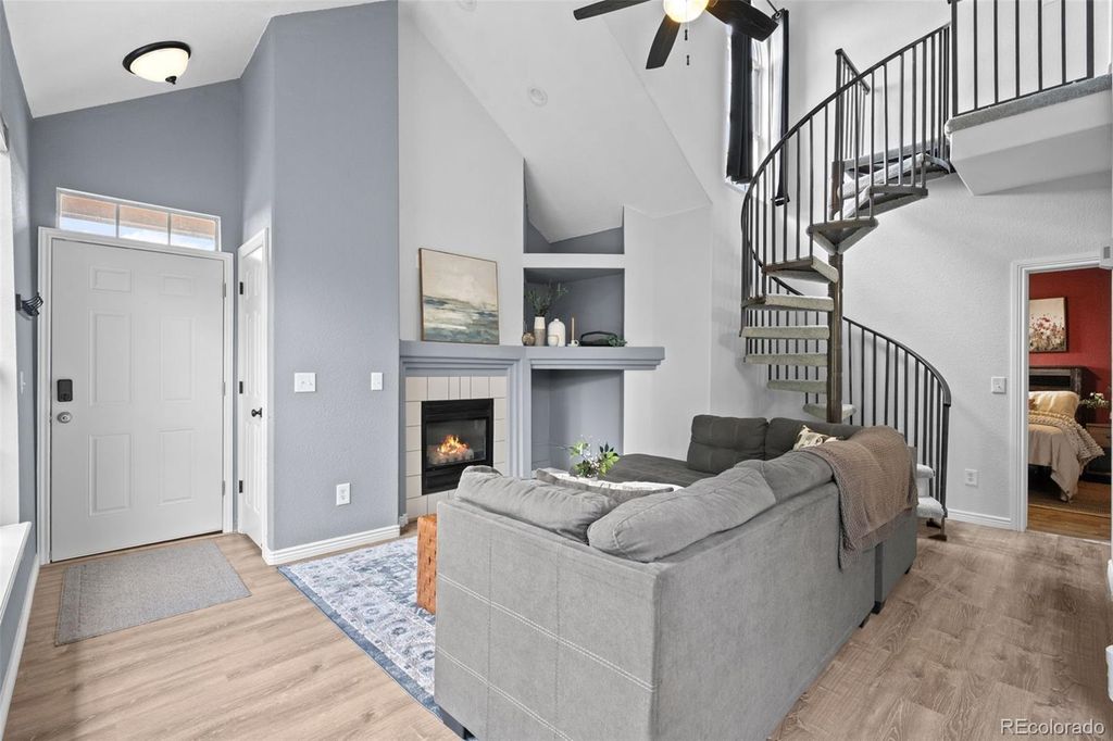 Image 7 of property listing at 8361 S Upham Way 212, Littleton, CO 80128