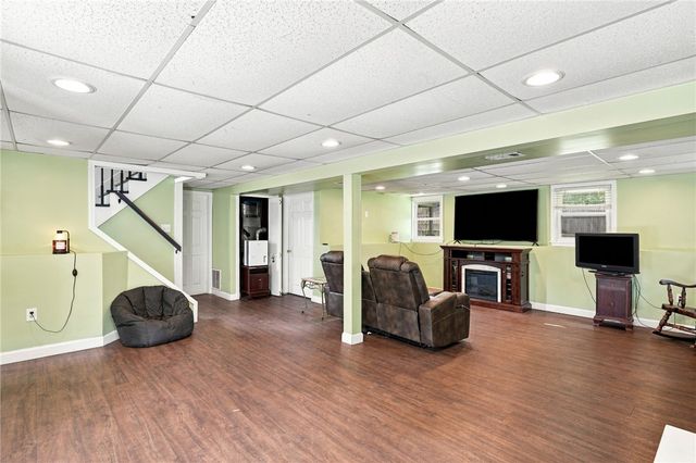 77 Kenneth Avenue, Warwick, RI 02889