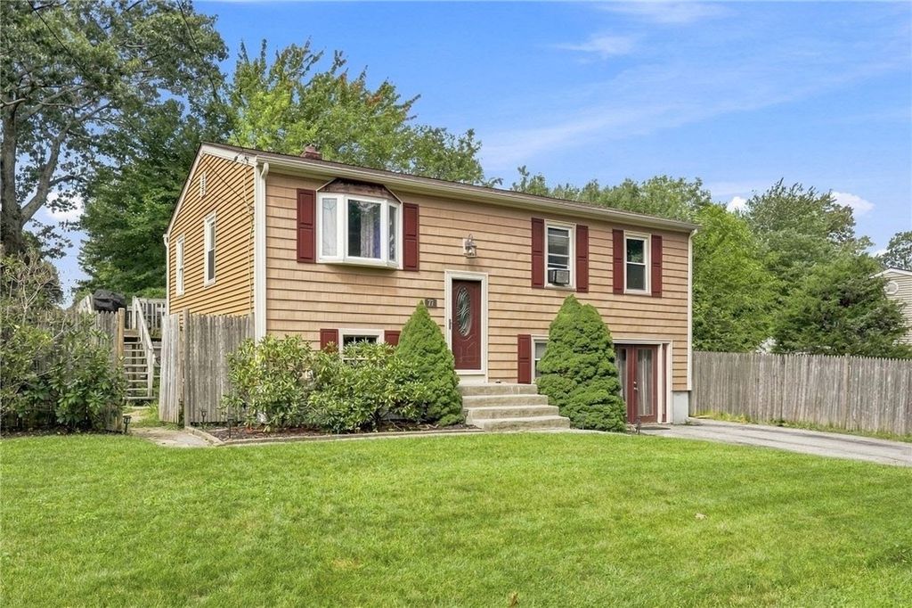 77 Kenneth Avenue, Warwick, RI 02889