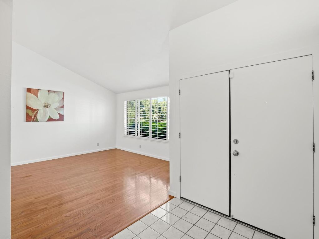 Image 10 of property listing at 873 Cedar Lane, Lemoore, CA 93245