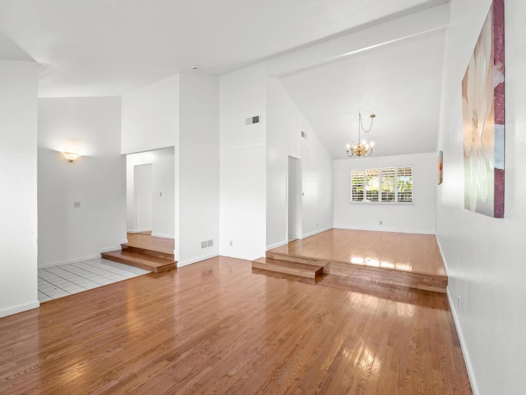 Image 11 of property listing at 873 Cedar Lane, Lemoore, CA 93245