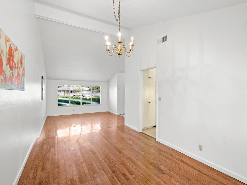 Image 15 of property listing at 873 Cedar Lane, Lemoore, CA 93245