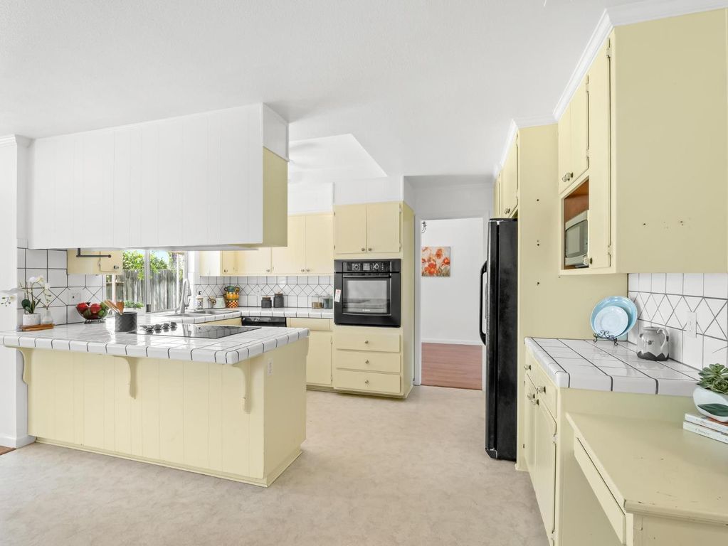 Image 18 of property listing at 873 Cedar Lane, Lemoore, CA 93245