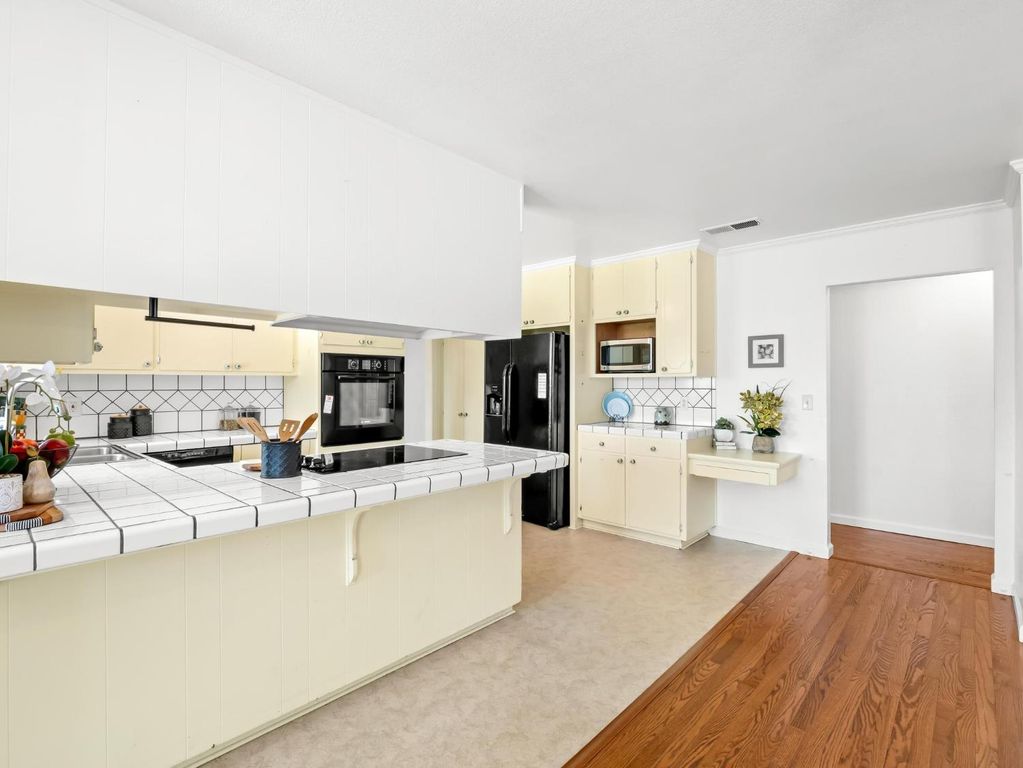 Image 21 of property listing at 873 Cedar Lane, Lemoore, CA 93245