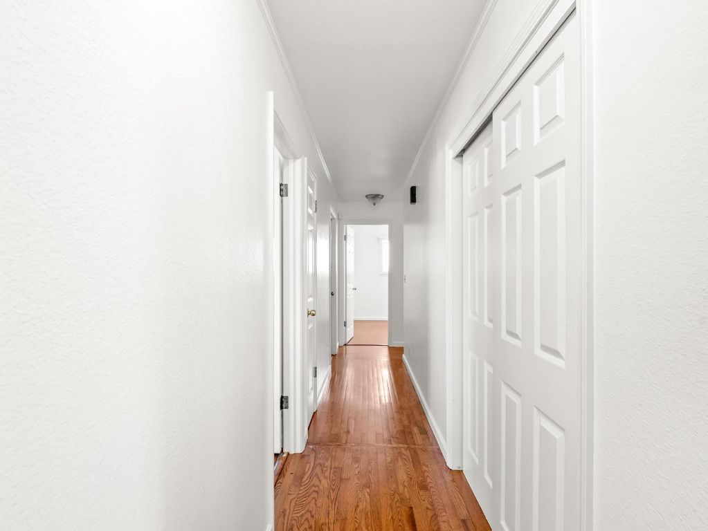 Image 24 of property listing at 873 Cedar Lane, Lemoore, CA 93245